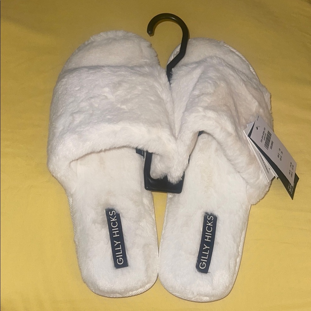 Gilly Hicks Soft White Slippers Unisex